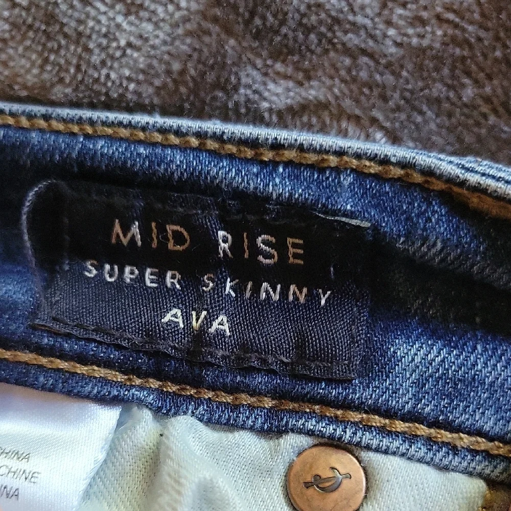 Lucky Brand Light Blue Straight Leg Jeans - Picture 2 of 4